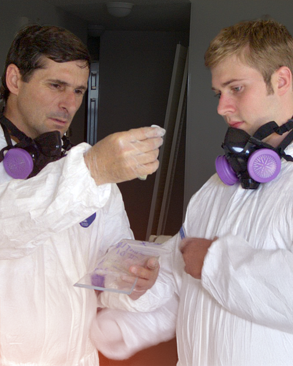 Building Moisture Consultant Team Analyzes Samples.